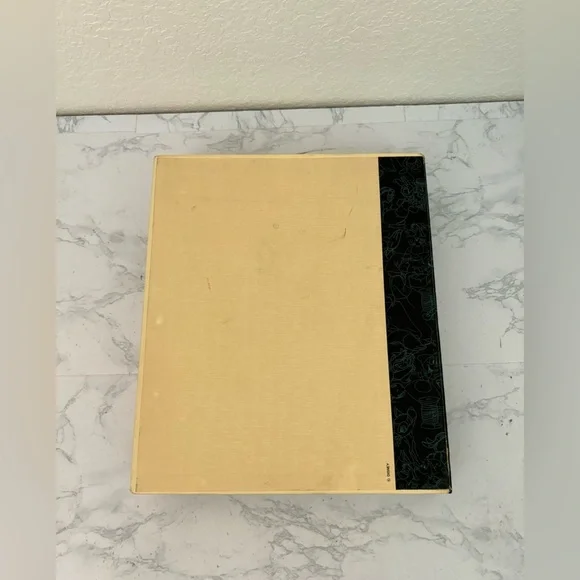 Walt Disney Collectors Society Magazine Box Vintage Book​​ - Picture 3 of 8